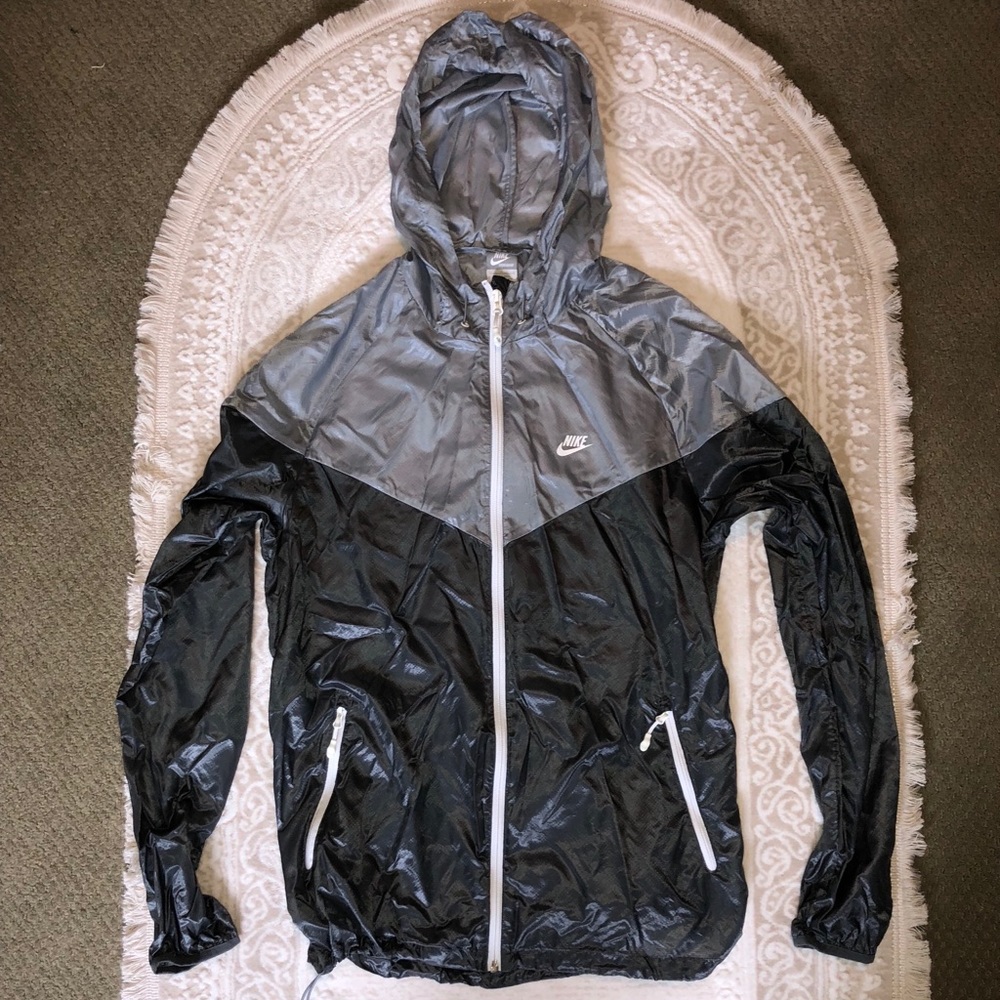 Nike Rain Jacket (Size: M) **barely worn**